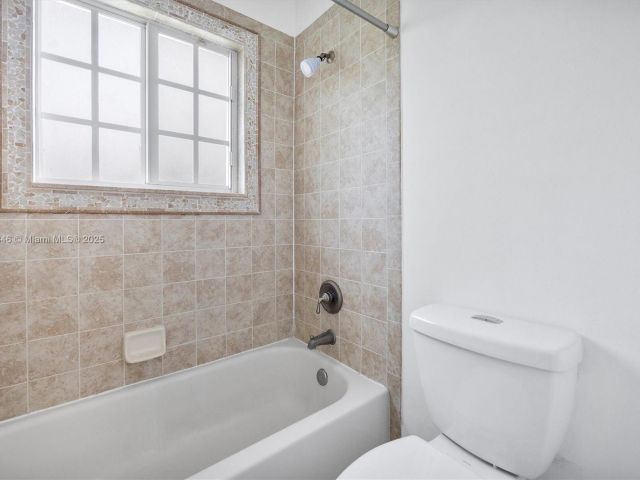 Продажа дома по адресу 27681 SW 139th Pl - фото 6188143