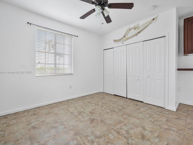 Продажа дома по адресу 27681 SW 139th Pl - фото 6188148