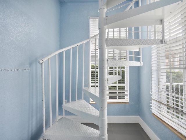 Продажа дома по адресу 27681 SW 139th Pl - фото 6188157