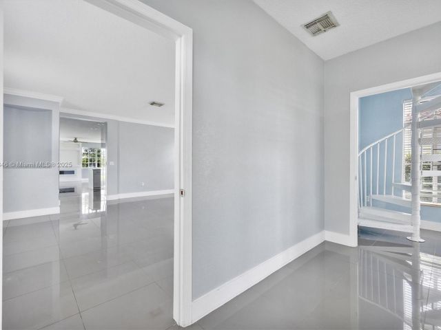 Продажа дома по адресу 27681 SW 139th Pl - фото 6188158