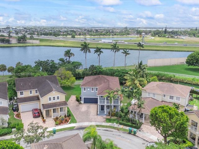 Продажа дома по адресу 27681 SW 139th Pl - фото 6188159