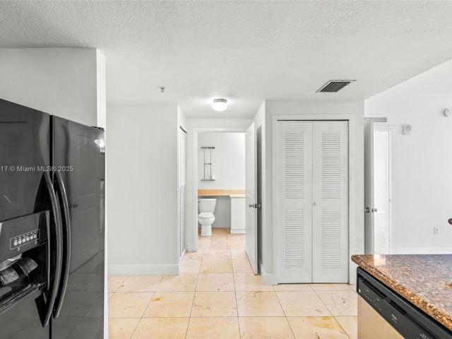 Продажа квартиры #1203 - фото 6176907