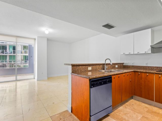 Продажа квартиры #1203 - фото 6176911