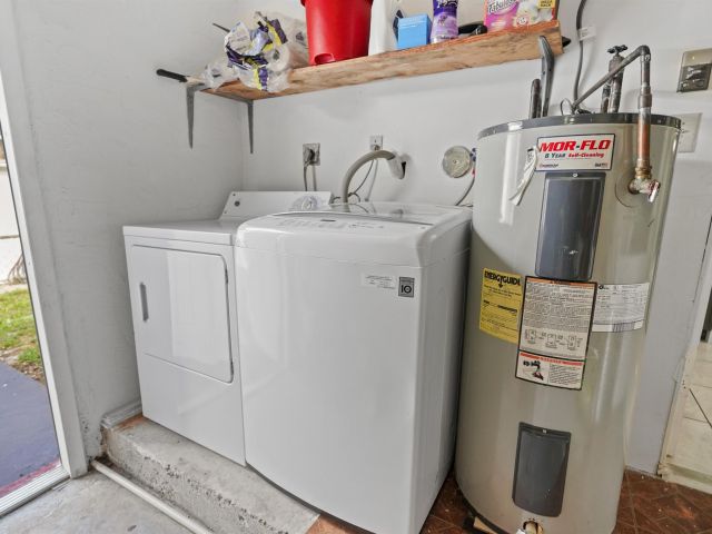 Продажа дома по адресу 2721 NW 22nd St - фото 6174805