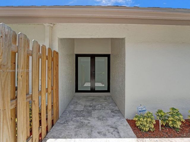 Продажа дома по адресу 7340 Andorra Pl - фото 6174897