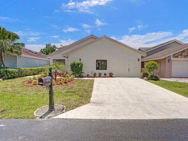 Продажа дома по адресу 7340 Andorra Pl - фото 6174898