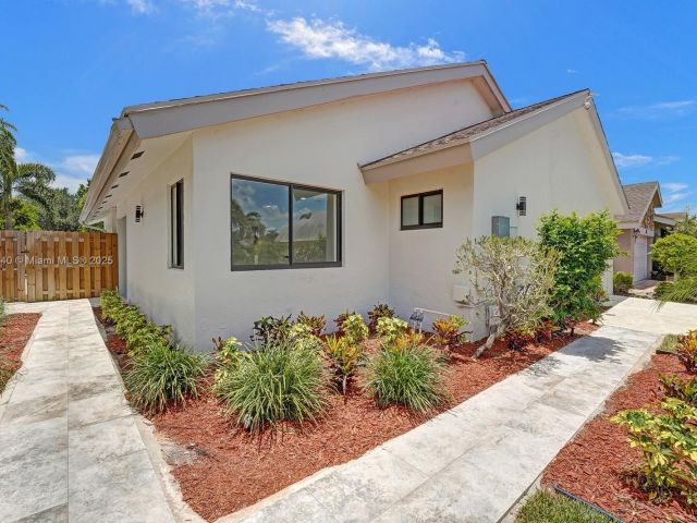 Продажа дома по адресу 7340 Andorra Pl - фото 6174900