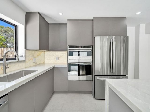 Продажа дома по адресу 7340 Andorra Pl - фото 6174909