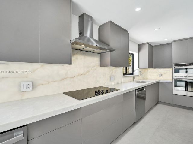 Продажа дома по адресу 7340 Andorra Pl - фото 6174911