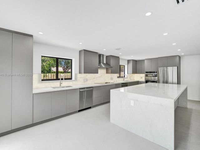 Продажа дома по адресу 7340 Andorra Pl - фото 6174912