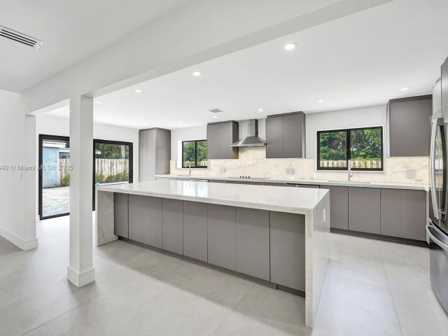 Продажа дома по адресу 7340 Andorra Pl - фото 6174913