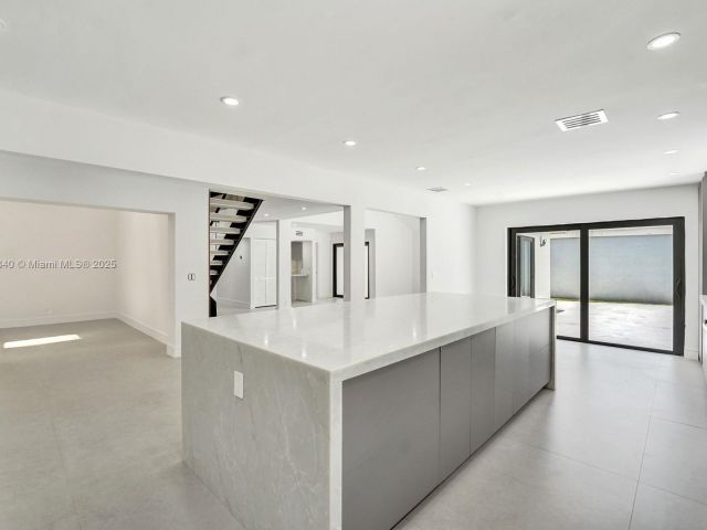 Продажа дома по адресу 7340 Andorra Pl - фото 6174914