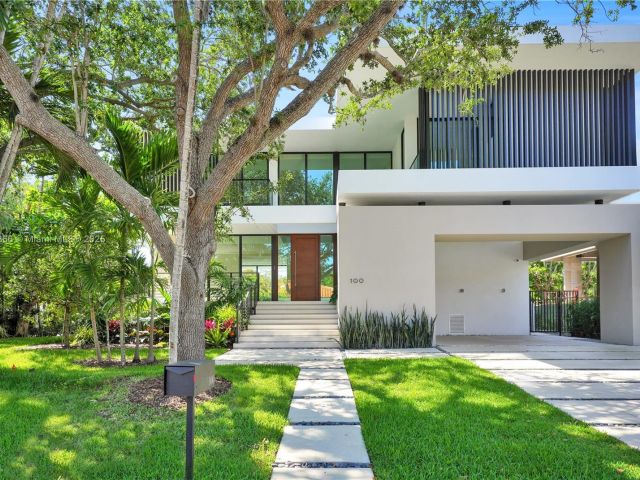 Дом в аренду по адресу 100 Hampton Ln - фото 6174231