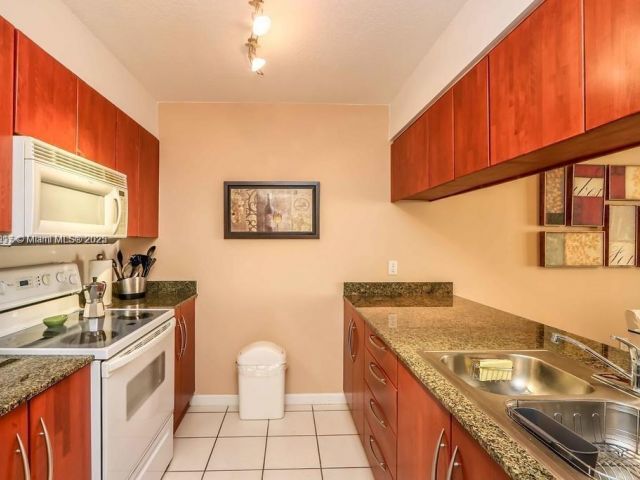 Продажа квартиры #1518 - фото 6176790