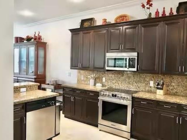 Дом в аренду по адресу 700 SW 8th Way - фото 6176431