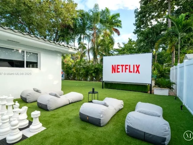 Продажа дома по адресу 11530 NE 7th Ave - фото 6223855