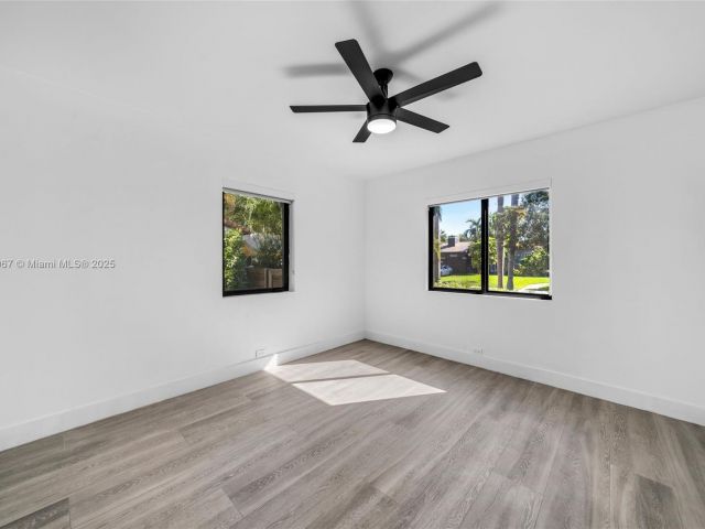 Дом в аренду по адресу 861 NE 74th St - фото 6175530