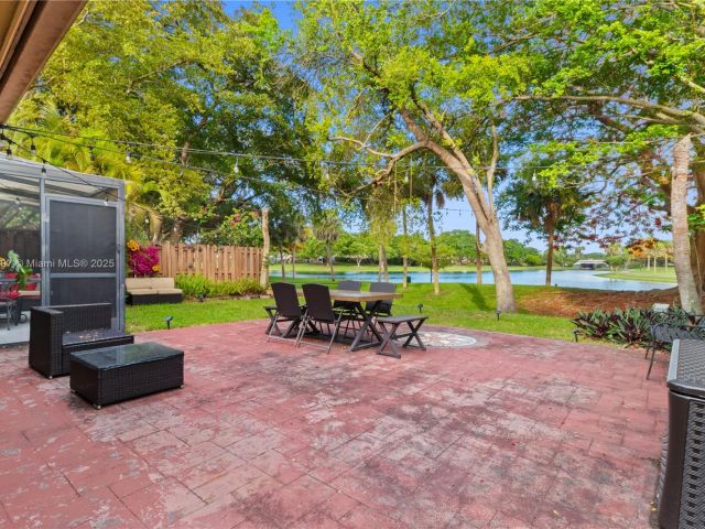 Продажа дома по адресу 9443 SW 151st Ave - фото 6190468