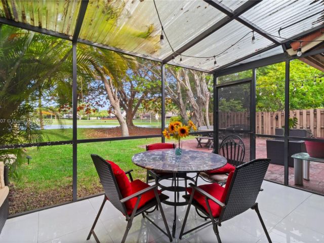 Продажа дома по адресу 9443 SW 151st Ave - фото 6190469