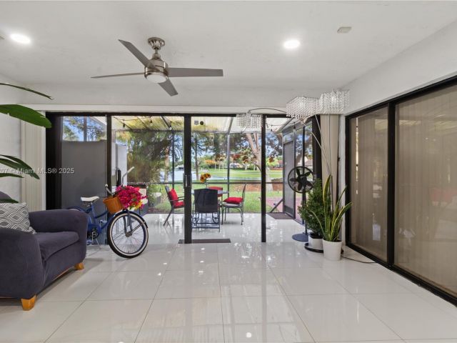 Продажа дома по адресу 9443 SW 151st Ave - фото 6190472