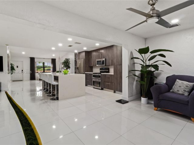 Продажа дома по адресу 9443 SW 151st Ave - фото 6190474