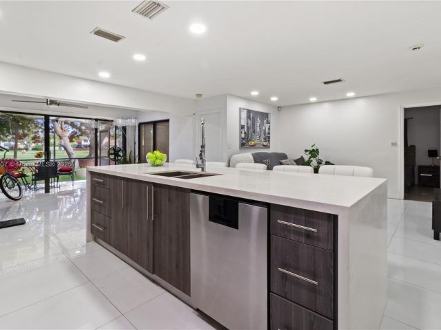 Продажа дома по адресу 9443 SW 151st Ave - фото 6190476