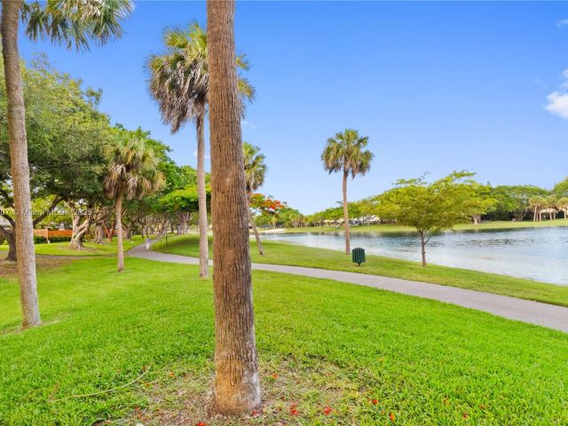 Продажа дома по адресу 9443 SW 151st Ave - фото 6190483