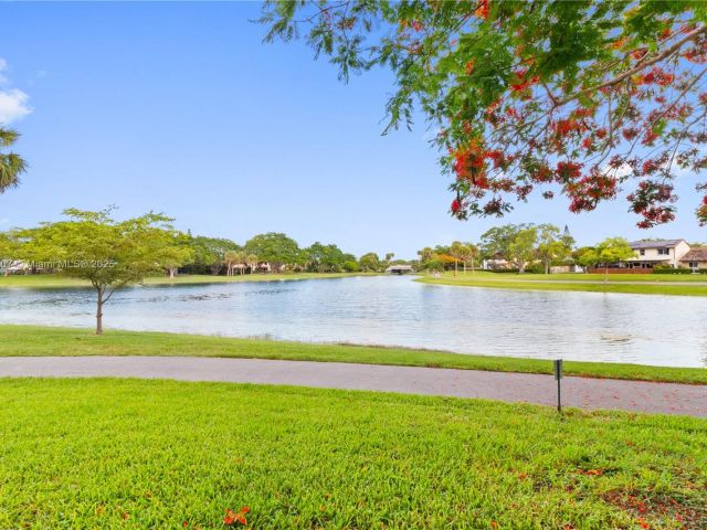 Продажа дома по адресу 9443 SW 151st Ave - фото 6190485