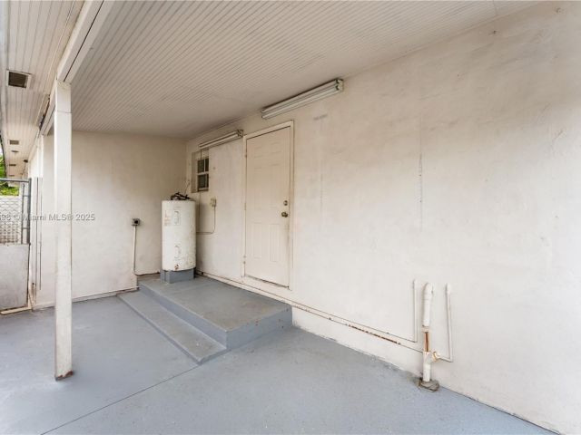 Продажа дома по адресу 3150 NW 90th St - фото 6175481