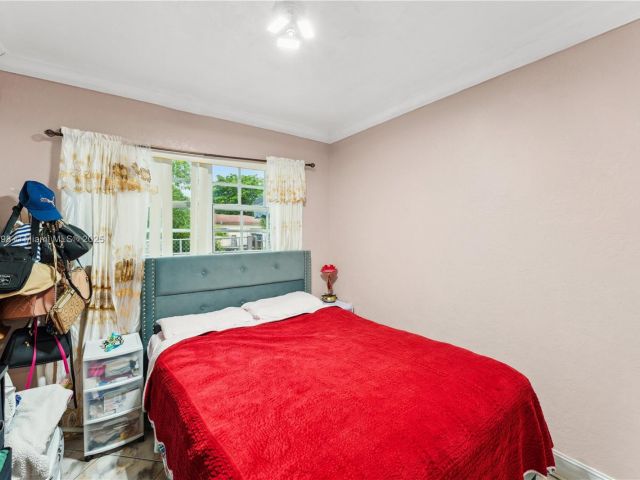 Продажа дома по адресу 3150 NW 90th St - фото 6175486