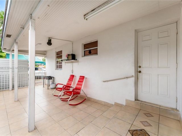 Продажа дома по адресу 3150 NW 90th St - фото 6175494