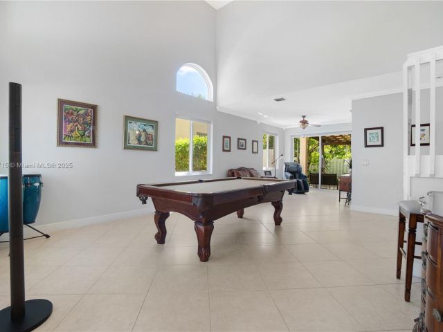 Продажа дома по адресу 801 NW 156th Ave - фото 6178502