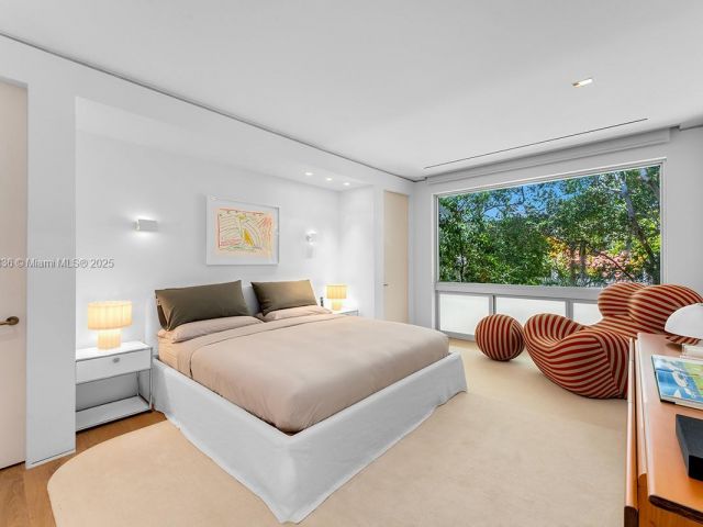 Продажа дома по адресу 11 La Gorce Cir - фото 6175813