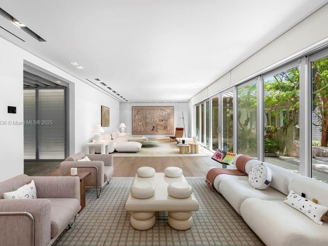 Продажа дома по адресу 11 La Gorce Cir - фото 6175824