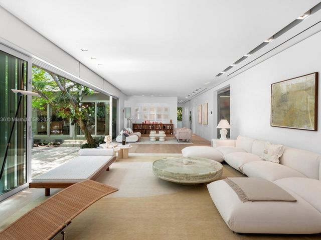 Продажа дома по адресу 11 La Gorce Cir - фото 6175825