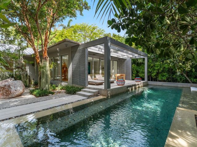 Продажа дома по адресу 11 La Gorce Cir - фото 6175828