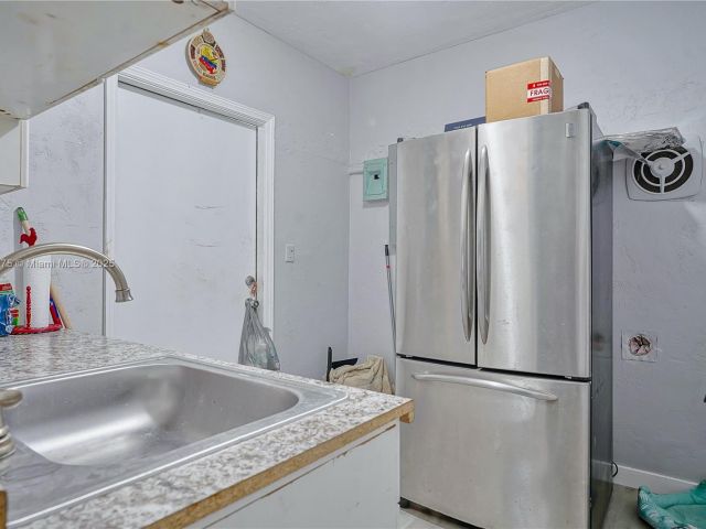 Продажа дома по адресу 1395 NE 178th St - фото 6223889