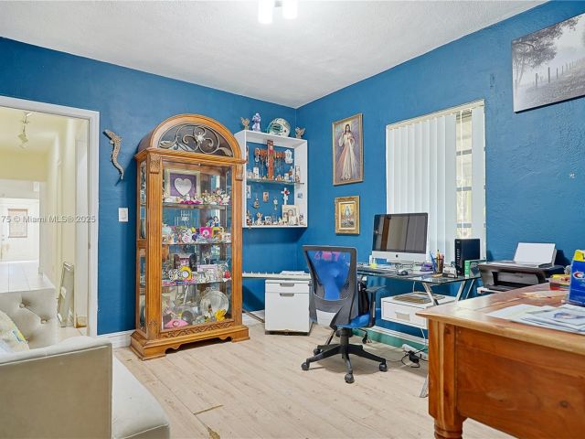 Продажа дома по адресу 1395 NE 178th St - фото 6223894