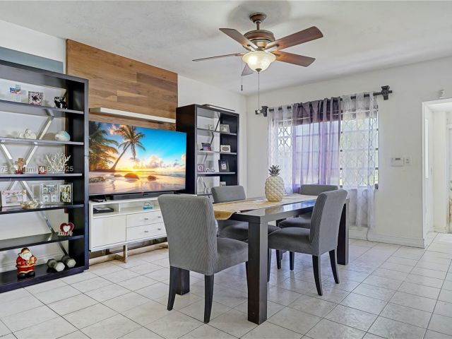 Продажа дома по адресу 1395 NE 178th St - фото 6223898