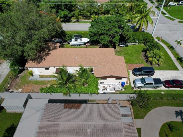 Продажа дома по адресу 1395 NE 178th St - фото 6223902