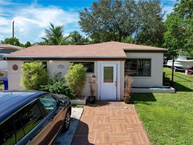 Продажа дома по адресу 1395 NE 178th St - фото 6223906