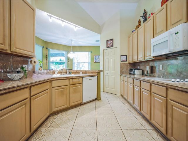 Дом в аренду по адресу 12620 Countryside Ter - фото 6176254