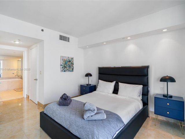 Продажа квартиры #5705 - фото 6205147