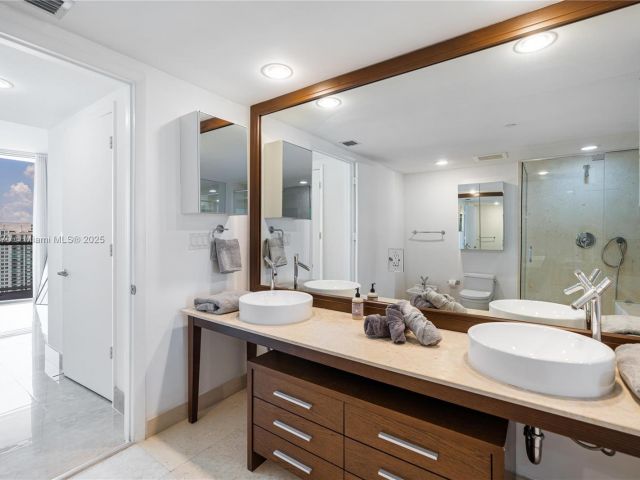 Продажа квартиры #5705 - фото 6205148