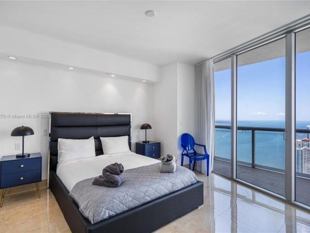 Продажа квартиры #5705 - фото 6205155