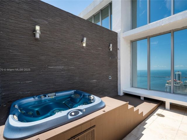 Продажа квартиры #5705 - фото 6205157