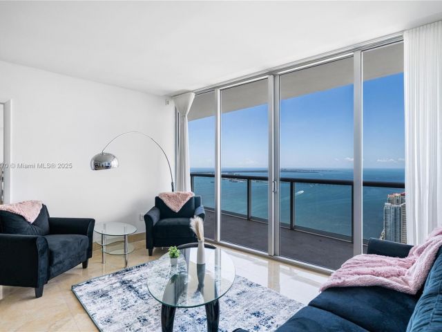 Продажа квартиры #5705 - фото 6205160