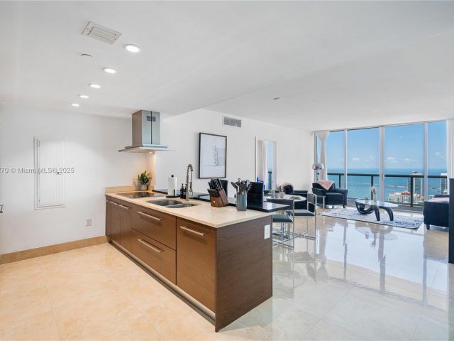 Продажа квартиры #5705 - фото 6205163