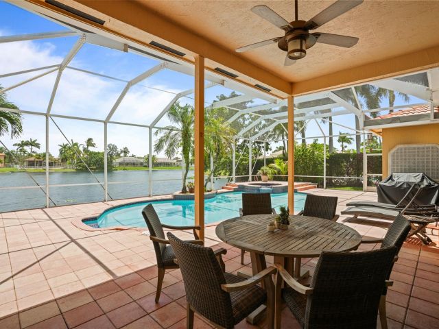 Продажа дома по адресу 16332 N Segovia Cir - фото 6176482