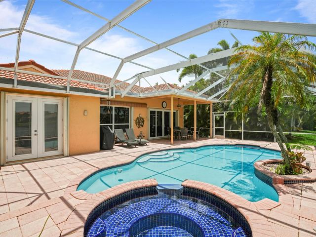 Продажа дома по адресу 16332 N Segovia Cir - фото 6176484